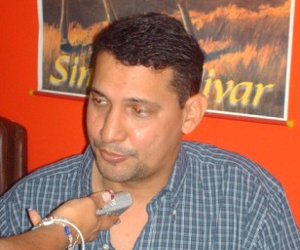 gobernador encargado arturo suarez