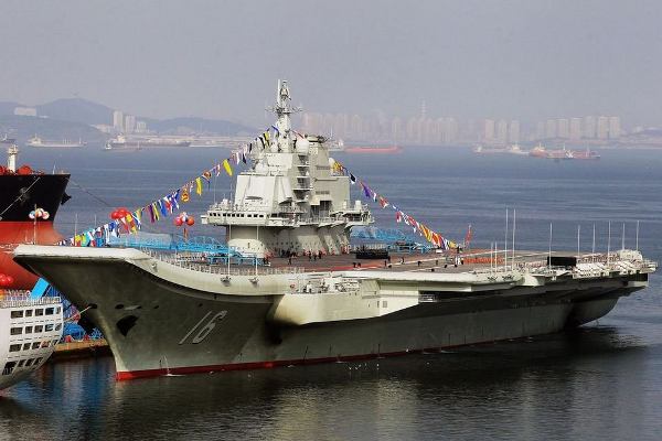 China-estrena-el-Liaoning
