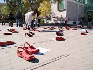 ciudadjuarez-zapatosrojos (1)