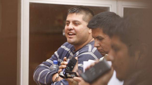 NARCOTRAFICANTE INTERVENIDO POR EL PERSONAL DE LA DINANDRO EN SAN MIGUEL VILCAHUARA 467 LO TRASLADAN PARA HACER DILIGENCIAS EL INTERVENIDO PAUL ESKENAZI