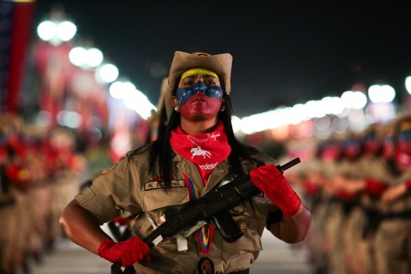 La Mujer al frente y de frente