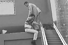 Capriles asalta embajada Cubana