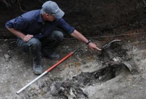 13910_restos-julio-castro