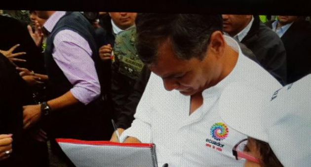 correafirma_decreto_obama1427572300