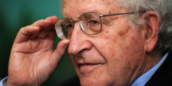 noam-chomsky-asistira-a-jornada-por-los-cinco-580x290