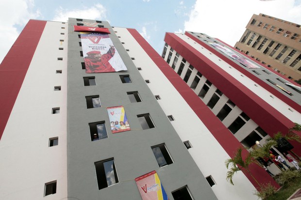 b779c42d-e13e-439e-977d-a1069e671aa8