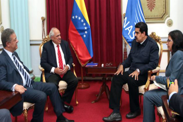 samper_y_meduro_en_miraflores_1002