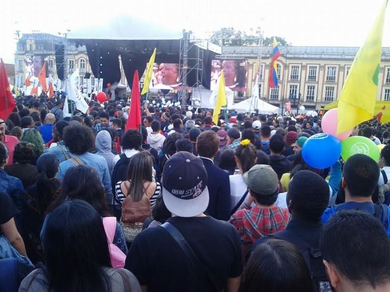 concentracion_por_paz_plaza_bolivar-1