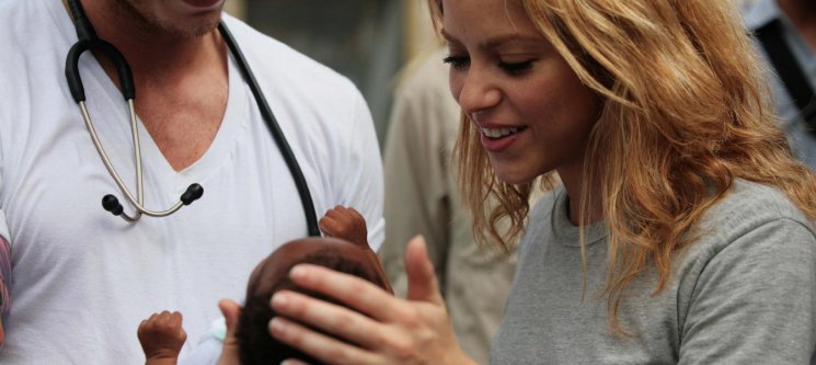 shakira-dona-15-millones