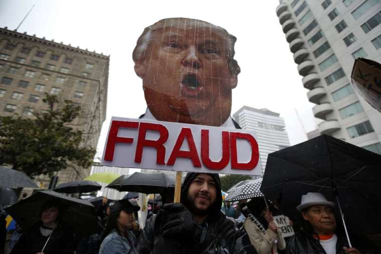 012017_11_trump-protest